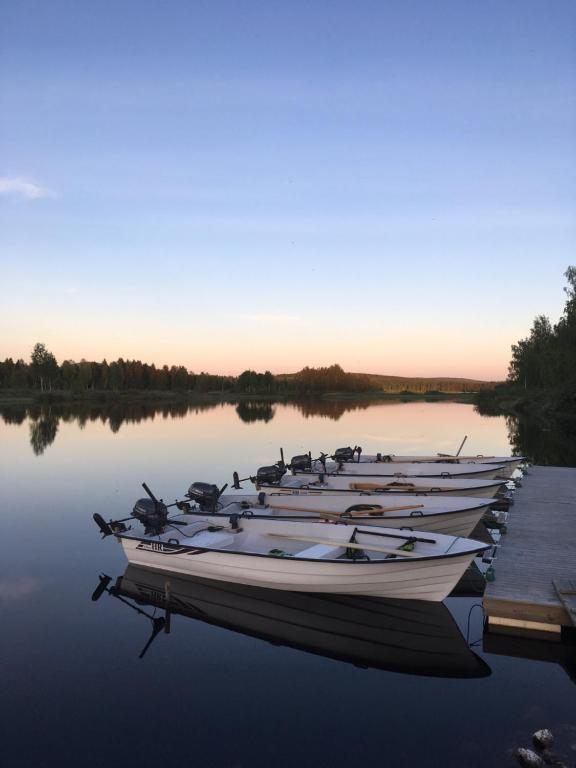 Bateaux au coucher du soleil